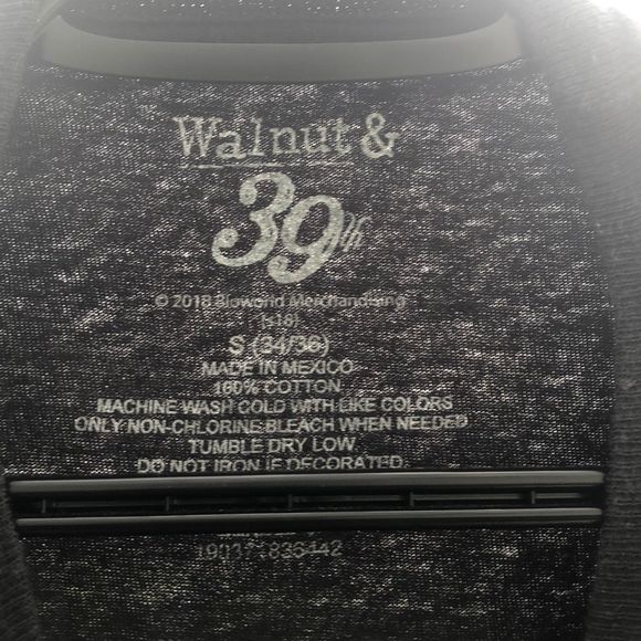 (Sold) T-SHIRT - Picture 2 of 3